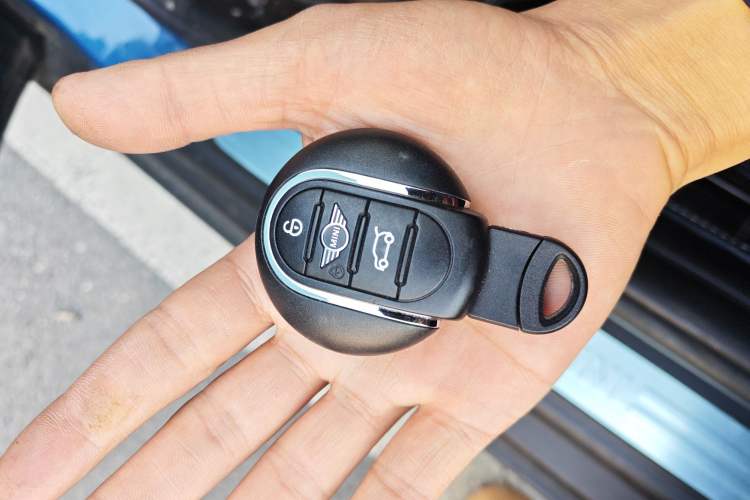 Used MINI MINI 2022 1.5T COOPER Artist