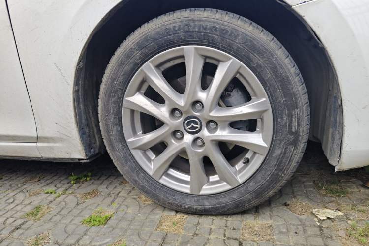 Used Mazda 3 Axela 2014 Sedan 1.5L Automatic Luxury Model