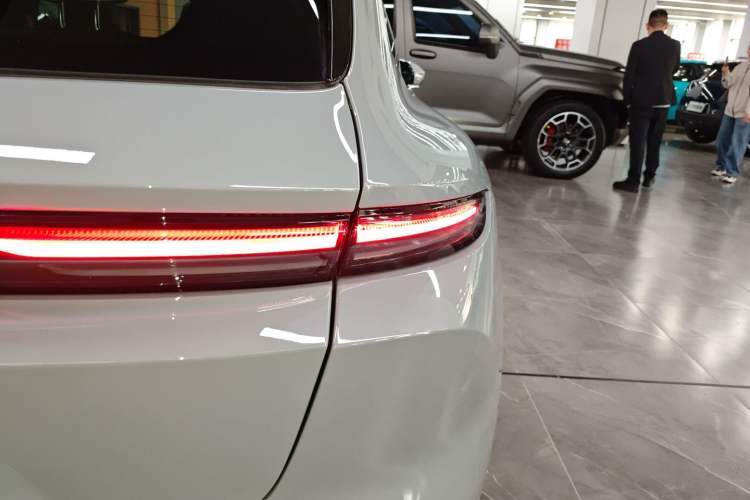 Used Nio ET5T 2024 75kWh Touring Right Rear Taillight