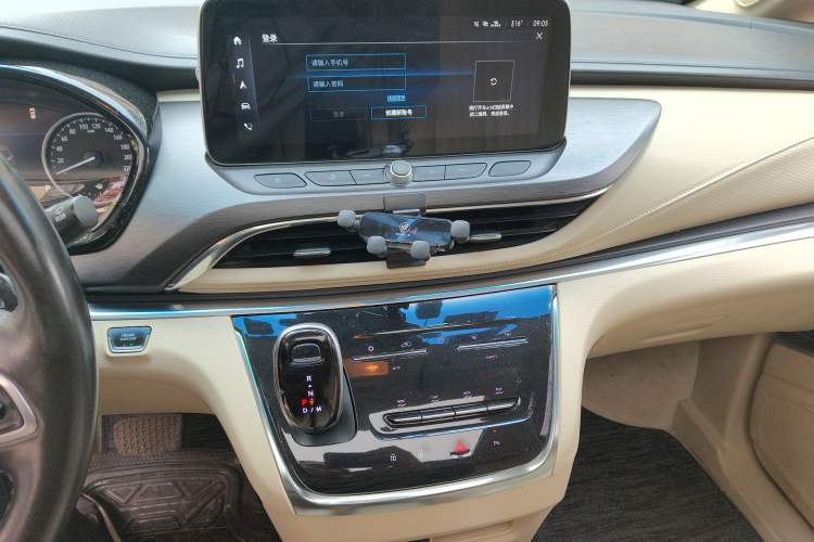 Used Buick GL8 2023 Facelifted Land Cruiser Executive Luxury Version Audio And AC Panel