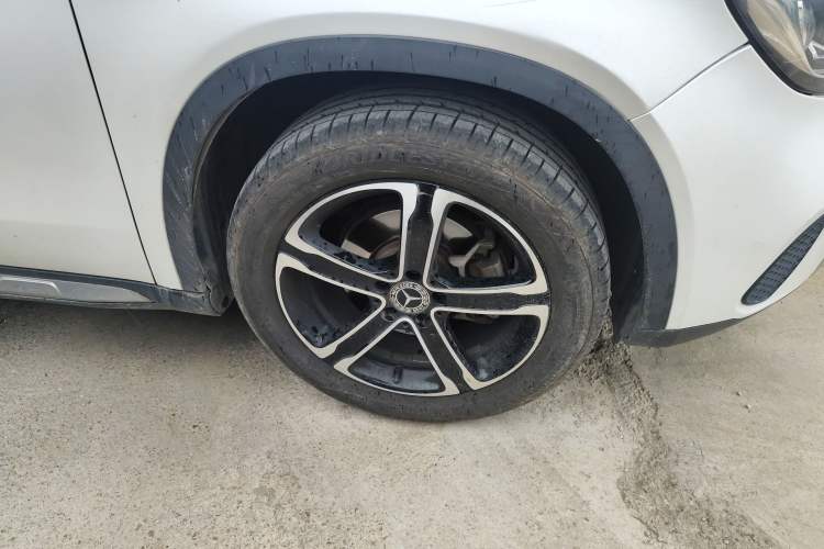 Used Mercedes-Benz GLA 2018 GLA 200 Fashion Model Right Front Wheel Hub
