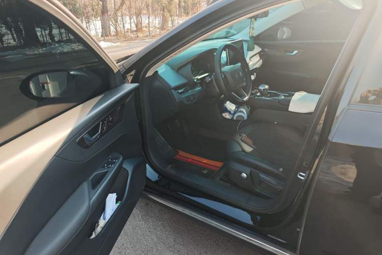 Used Hongqi E-QM5 2022 431 km Charge & Enjoy Edition