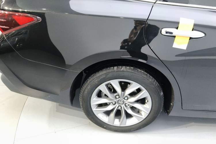 Used Toyota Avalon 2019 Dual-Engine 2.5L Luxury Edition China VI Standard