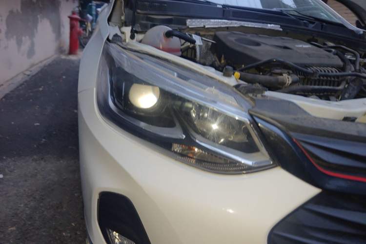 Used Chevrolet Cavalier 2020 Redline 325T Automatic Xinshang Edition Right Front Headlight