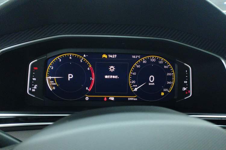 Used Volkswagen Tiguan L 2024 Outstanding Model 330TSI Automatic Two-Wheel Drive R-Line Dragon Glory Edition Instrument Cluster