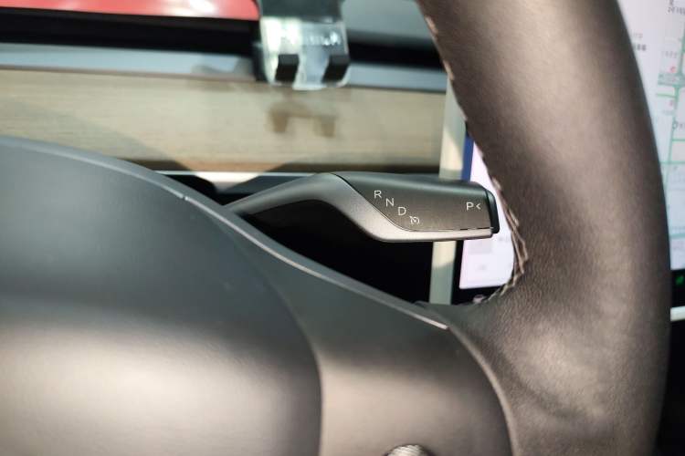 Used Tesla Model Y 2021 Long-Range All-Wheel-Drive Version
