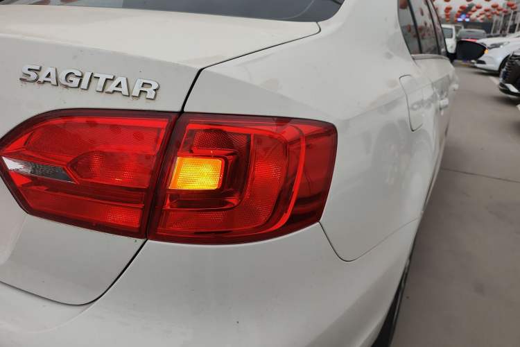 Used Volkswagen Sagitar 2014 1.6L Automatic Comfort Model Exterior 3