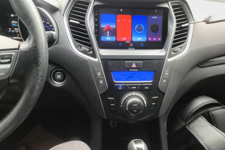 Used Hyundai Santa Fe 2013 2.4L Automatic Two-Wheel Drive Smart Version
