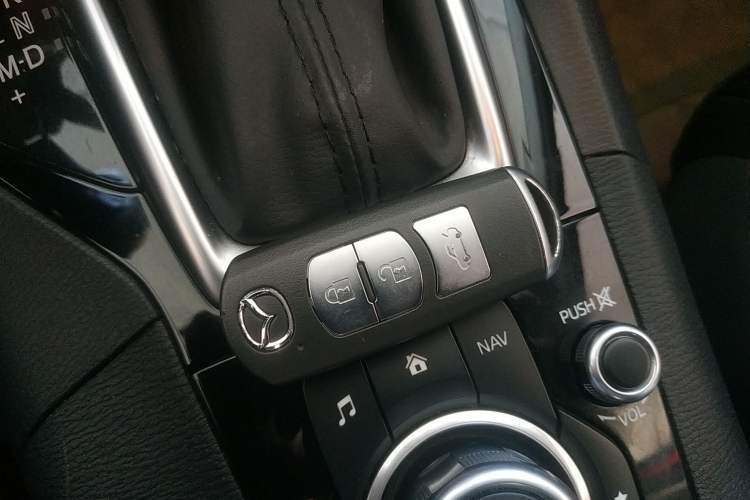 Used Mazda 3 Axela 2016 Sedan 1.5L Automatic Luxury Model Interior 1