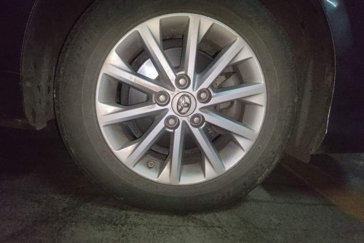 Used Toyota Camry 2012 Luxurious Edition 2.5HG Zunrui