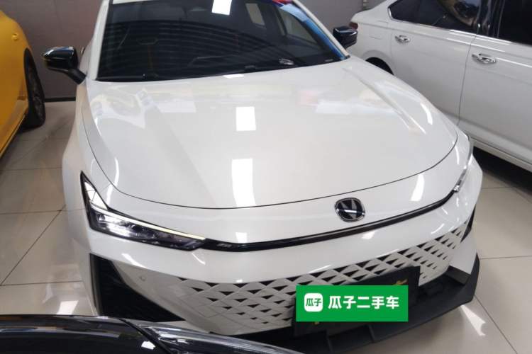 Used CHANGAN UNI-V 2024 1.5T Luxury Edition Front Right 45 Deg