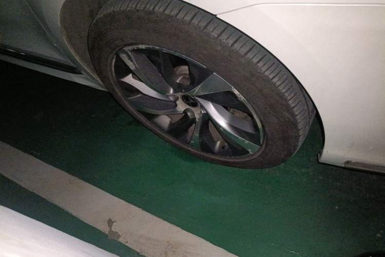 Used DS 5LS 2014 1.6T Luxury Edition THP160