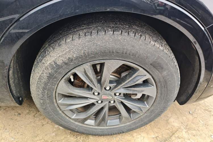 Used Hongqi HS5 2023 2.0T Qixiang Pro Edition Right Front Wheel Hub