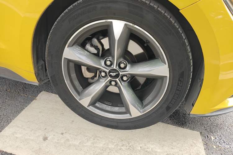 Used Ford Mustang 2015 2.3T Automatic U.S.-Spec Version Right Front Wheel Hub