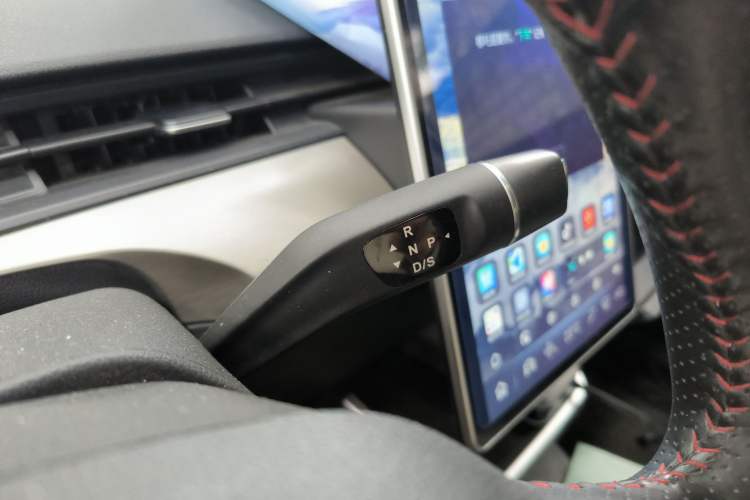 Used NETA V 2021 Long-Range Entertainment Edition Upgrade Model