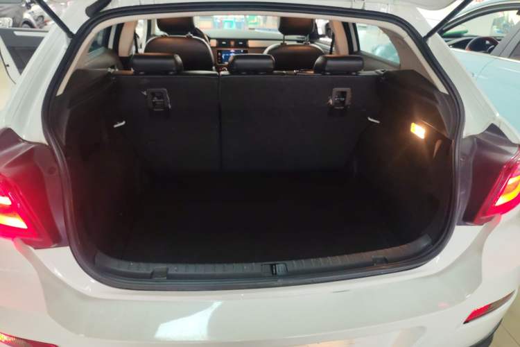 Used Qoros 3 2016 Urban SUV 1.6T Automatic Zhiyue Model
