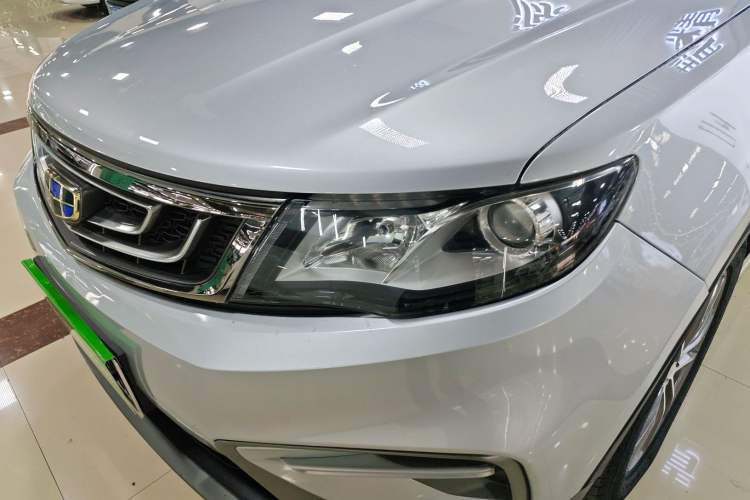 Used Geely Auto Emgrand X7 Sport 2018 1.8TD Automatic Two-Wheel Drive Zhiya Model Left Front Headlight