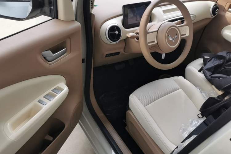 Used Wuling Hongguang MINIEV 2025 Four-Door Version Advanced Edition

