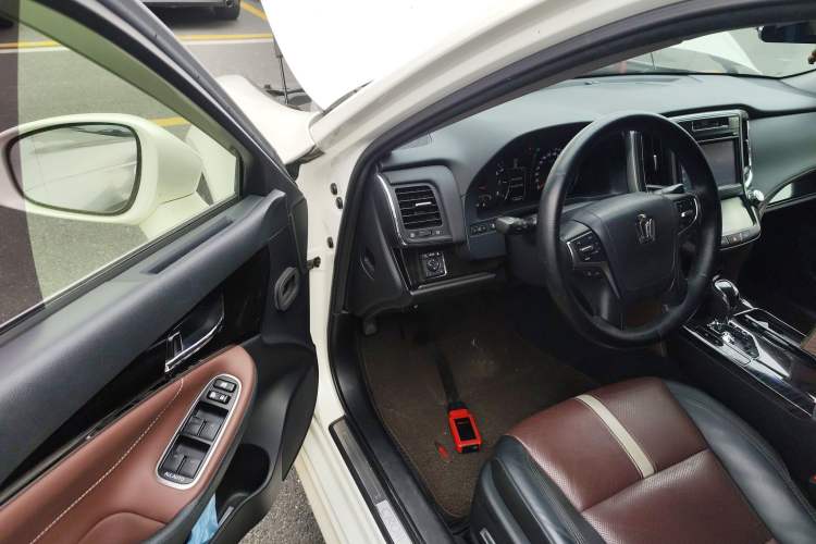 Used Toyota Crown 2017 2.0T Sport Edition Driver Seat