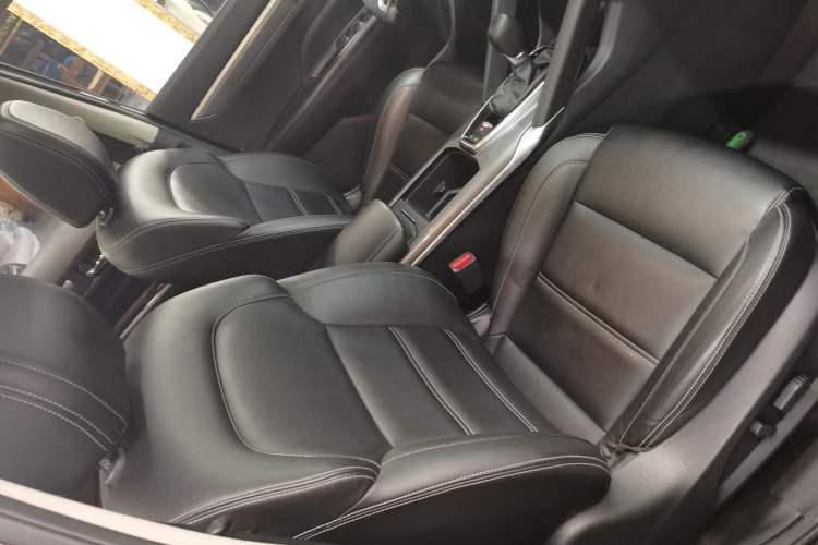 Used Renault Koleos 2018 2.5L Two-Wheel Drive Prestige Edition Right Front Seat