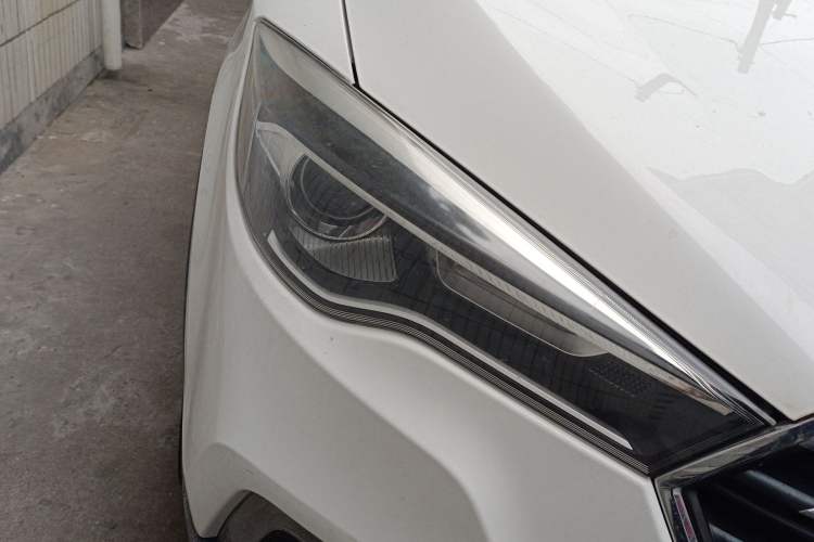 Used Bestune X80 2017 1.8T Automatic Luxury Model Right Front Headlight