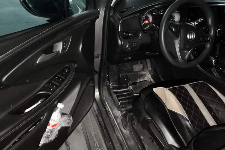 Used Buick Envision 2015 20T Two-Wheel-Drive Leading Model
