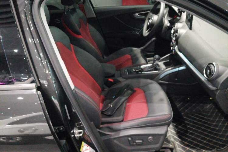 Used Audi Q2L 2021 35 TFSI Fashion Dynamic Model
