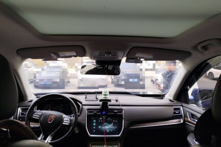 Used Roewe RX8 2018 30T Smart Connectivity All-Wheel Drive Supreme Edition Headliner