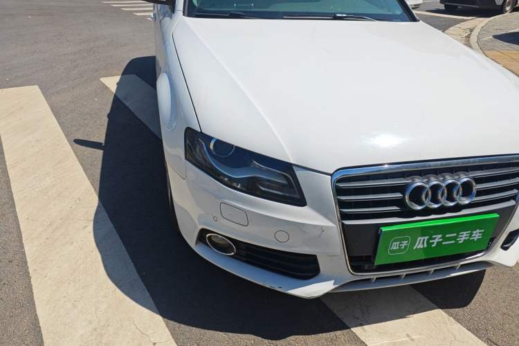 Used Audi A4L 2012 2.0 TFSI automatic standard version Right Front Headlight