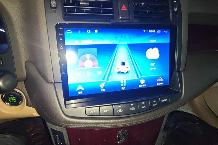 Used Toyota Crown 2011 2.5L Royal Special Edition with Leather and Sunroof Audio And AC Panel