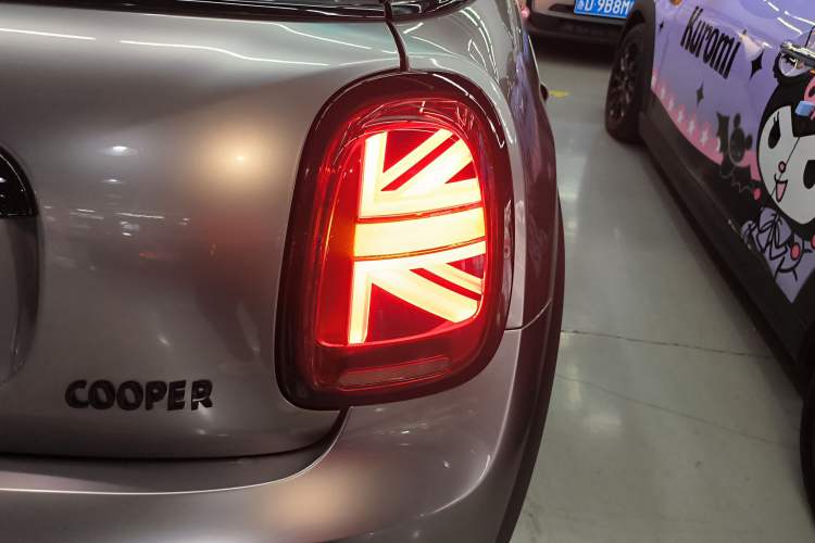 Used MINI 2023 1.5T COOPER Midnight Escape Special Edition Exterior 3