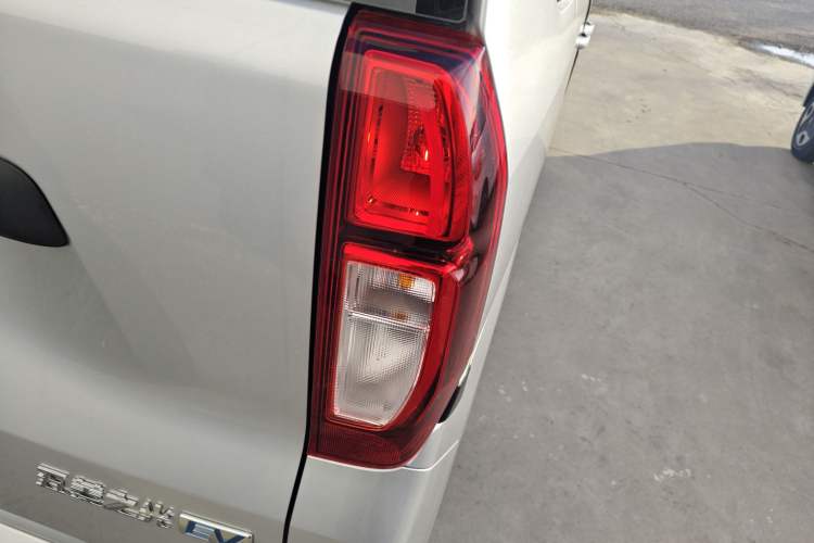 Used Wuling Zhiguang New Energy 2025 Model 305km Ambitious Edition