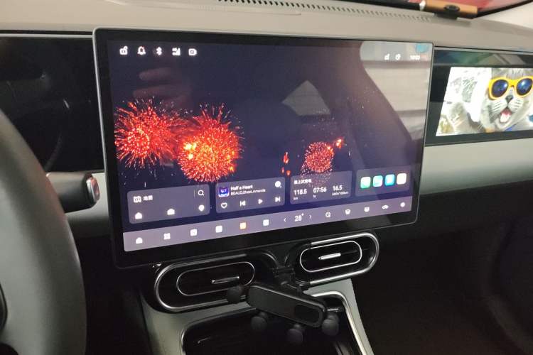 Used Leapmotor C01 2024 Pure Electric 525 Comfort Edition Audio And AC Panel