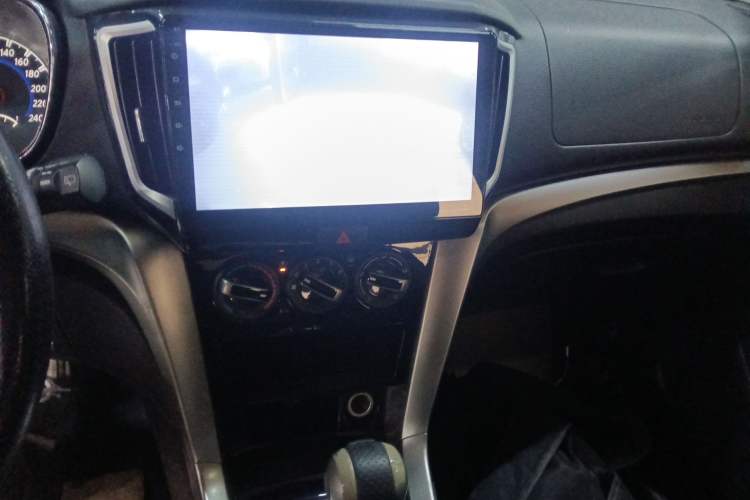 Used Venucia T70 2016 2.0L CVT Smart Choice Edition
