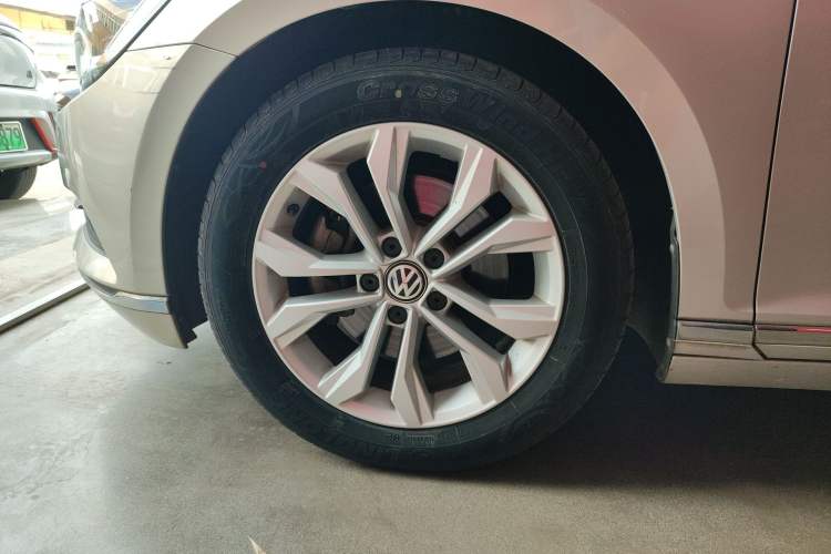 Used Volkswagen Magotan 2017 330TSI DSG Luxury Model Left Front Wheel Hub