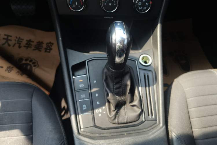 Used Volkswagen Lavida 2019 1.5L Automatic Vision Edition China VI Standard Gear Lever