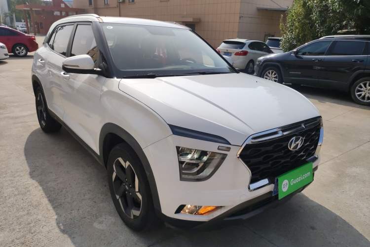 Used Hyundai ix25 2020 1.5L CVT DLX Prestige Version Front Right 45 Deg