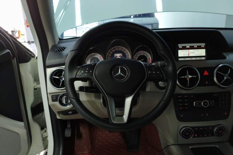 Used Mercedes-Benz GLK-Class 2013 Facelift GLK 300 4MATIC Fashion Edition
