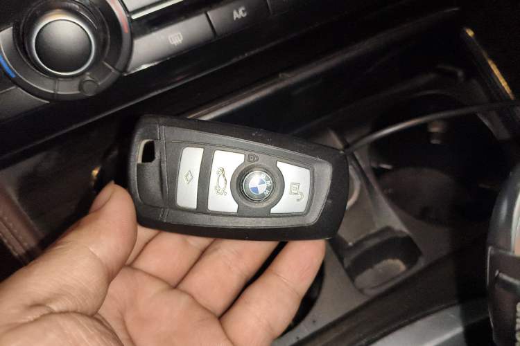 Used BMW 5 Series 2014 525Li Luxury Design Package