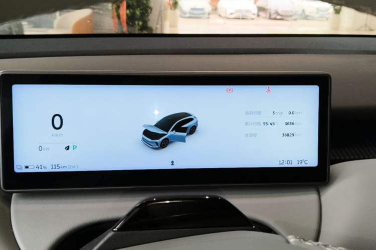 Used Nio ET5T 2023 75 kWh Touring Instrument Cluster