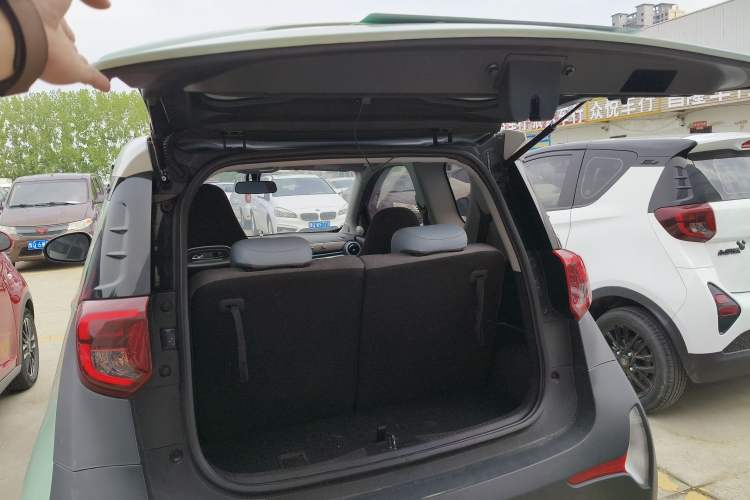 Used Chery QQ Little Ant 2022 Sweet Pink Edition Half-Sugar Version Lithium Iron Phosphate 29.2 kWh 30 kW 301 km Trunk