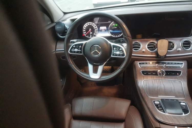 Used Mercedes-Benz E-Class 2019 E 260 L 4MATIC
