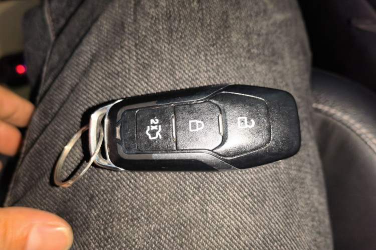 Used Ford Edge 2015 2.0T GTDi Four-Wheel Drive Prestige Model
