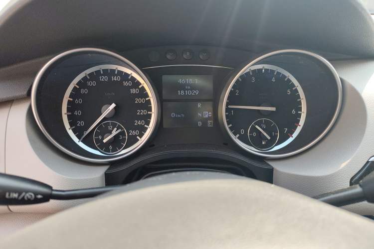 Used Mercedes-Benz R-Class 2014 R 400 4MATIC Business Model