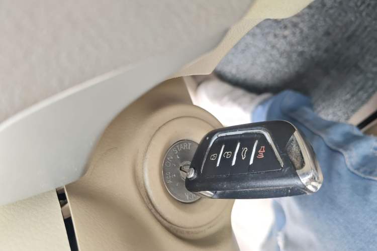 Used Nissan Sylphy 2016 Classic 1.6XE Automatic Leading Edition Vehicle Key