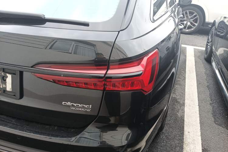 Used Audi A6 2021 allroad quattro Explorer 55 TFSI Prestige Off-Road Model
