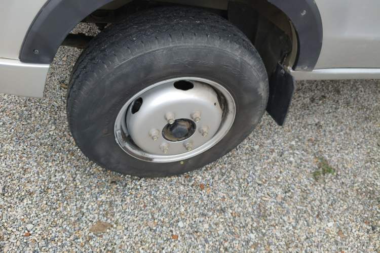 Used Jinbei T5 2022 1.6L Standard Version Rear Dual Wheels 3.4 Meters China VI SWD16M