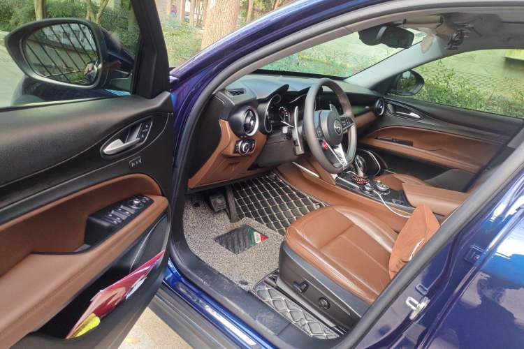 Used Alfa Romeo Stelvio 2017 2.0T 200HP Luxury Edition