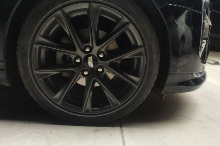 Used Cadillac CT4 2020 28T Elite Edition Right Front Wheel Hub