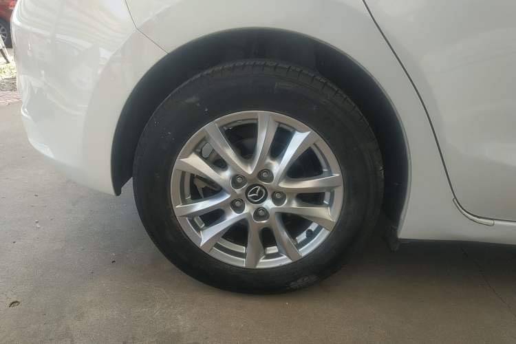 Used Mazda 3 Axela 2017 Hatchback 1.5L Automatic Luxury Model Emission Standard China V Exterior 5